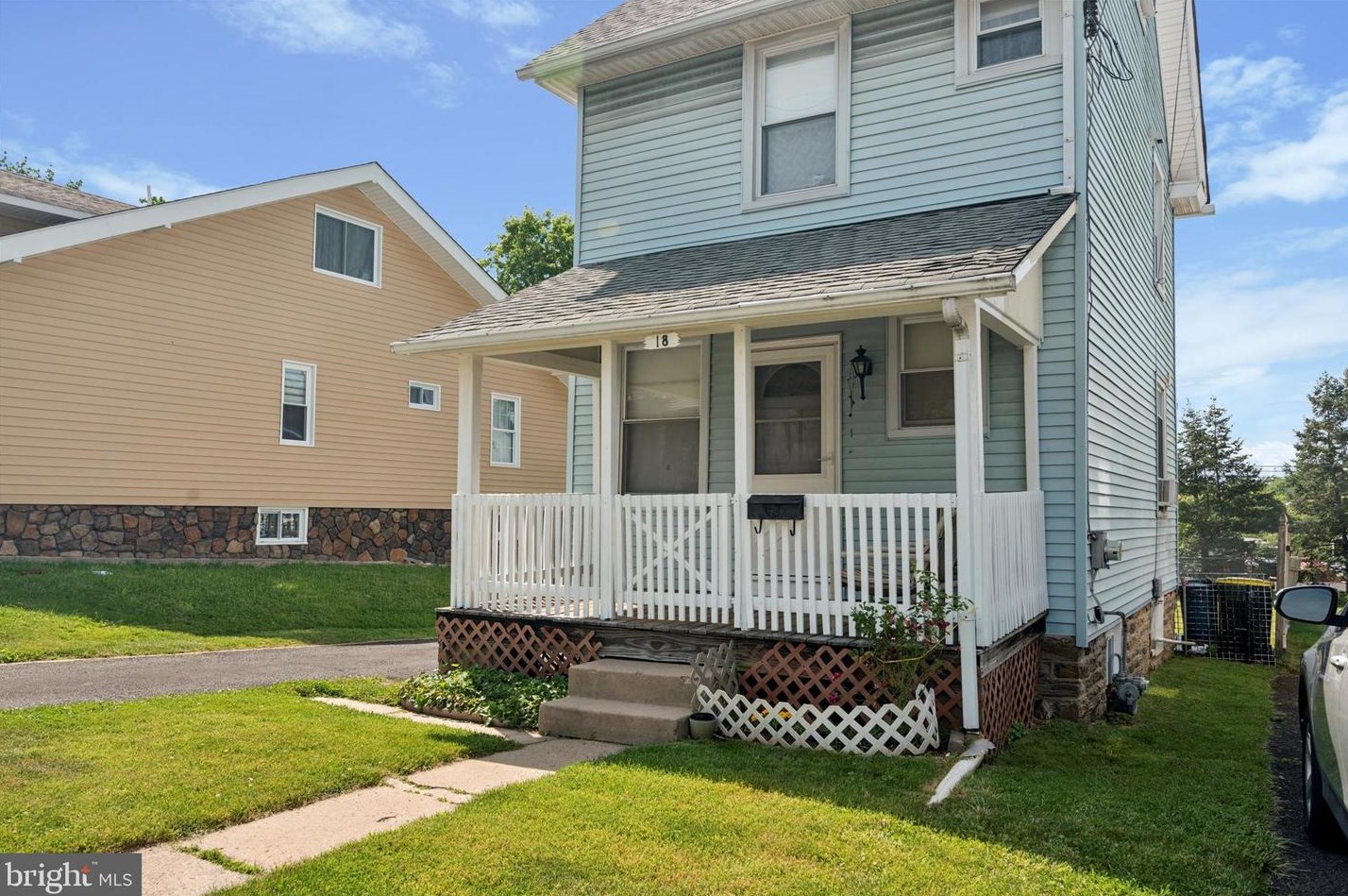 18 Cherry St, Willow Grove, PA 19090-3410