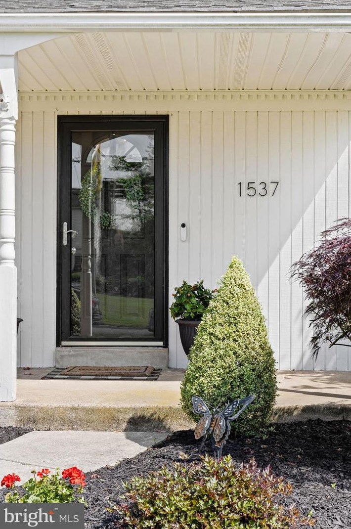 1537 Temple Dr, Prospectville, PA 19002-3313