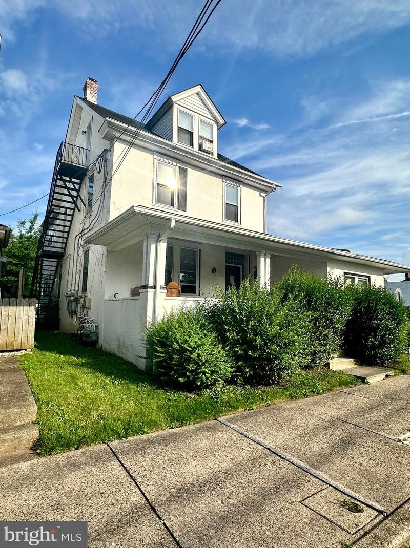 251 Susquehanna Ave, Lansdale, PA 19446-3638