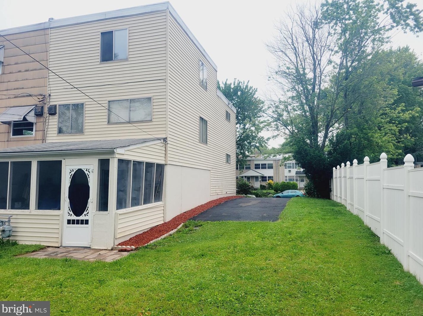 916 Wedgewood Dr, Lansdale, PA 19446-1835