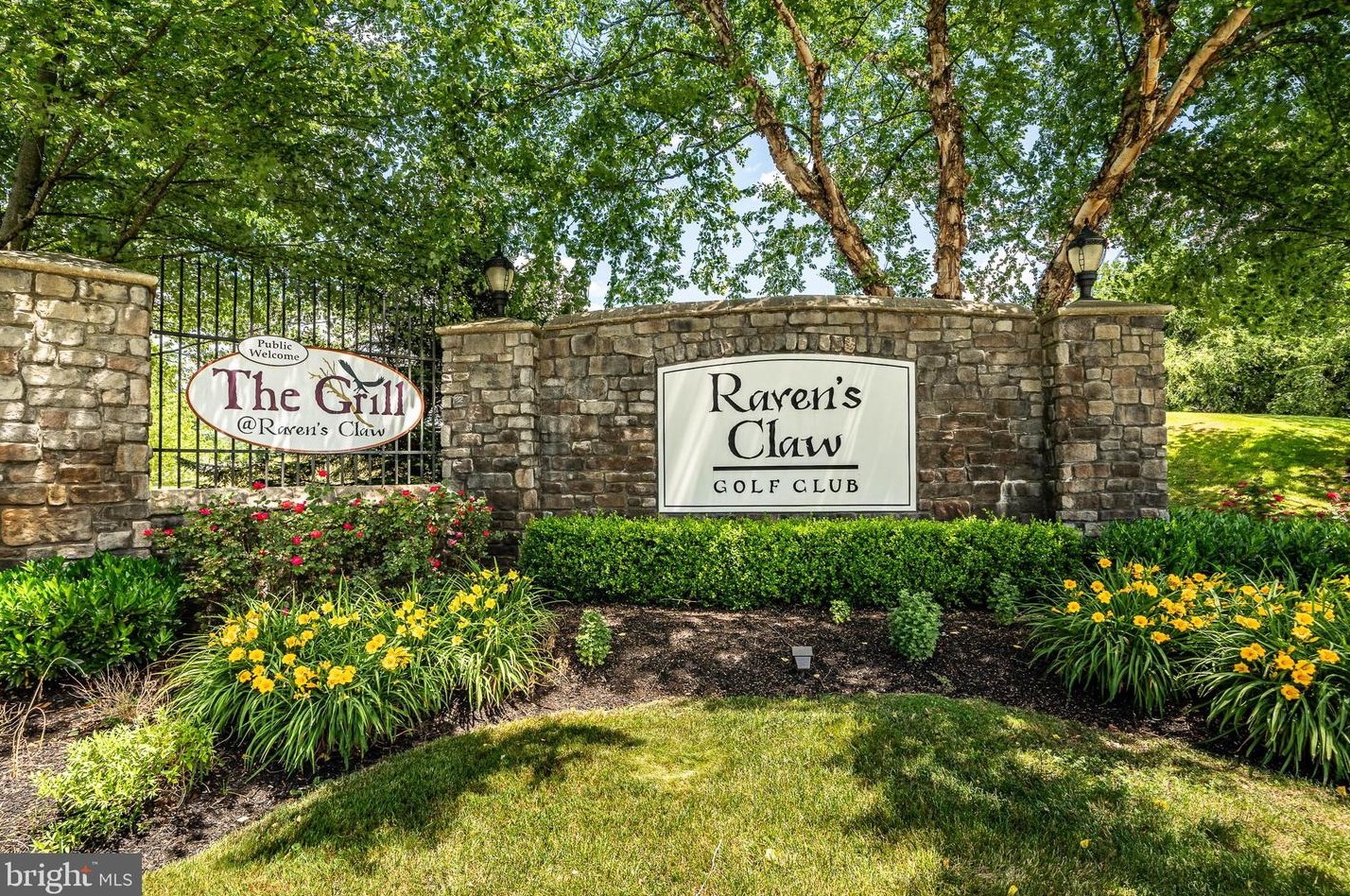 23 Masters Dr, Pottstown, PA 19464