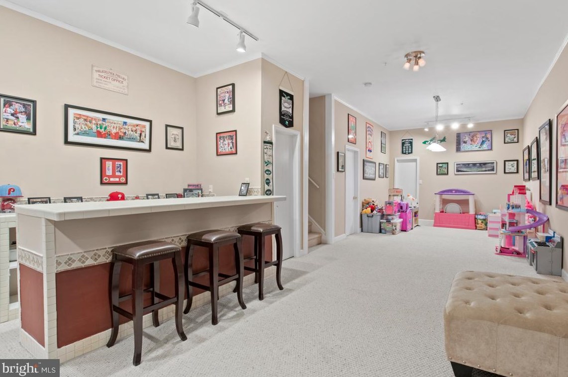 121 Mdw Vw Ln, Lansdale PA 19446-5929 exterior