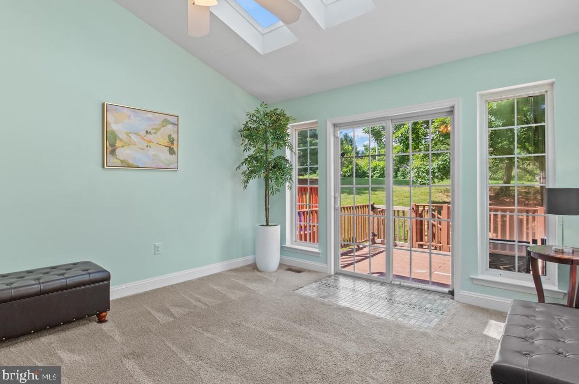 121 Mdw Vw Ln, Lansdale PA 19446-5929 exterior