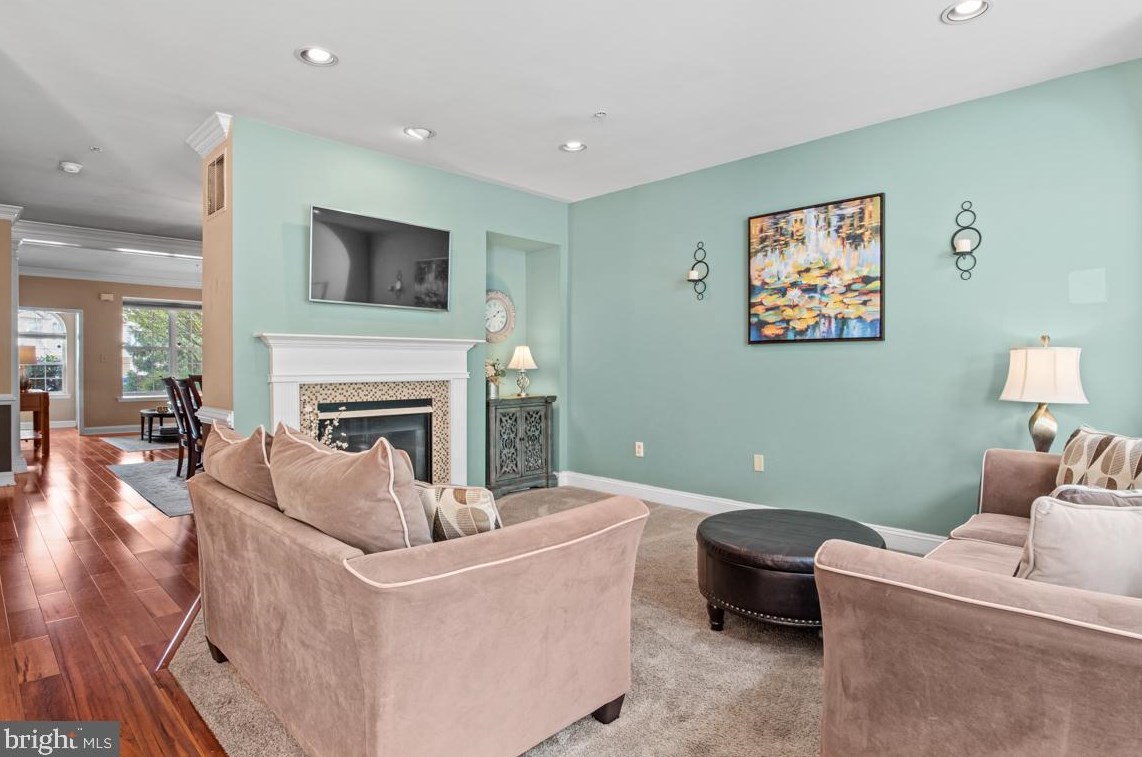 121 Mdw Vw Ln, Lansdale PA 19446-5929 exterior