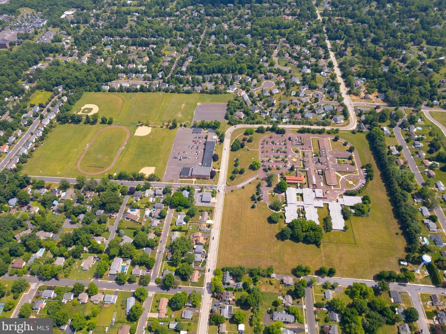 307 Crestview Rd, Lansdale PA 19446-2908 exterior