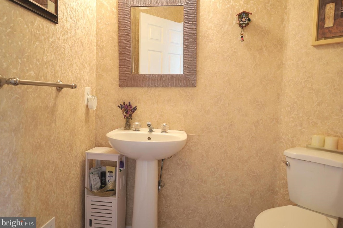 1410 Merlin Cir, Norristown PA  19403-1858 exterior