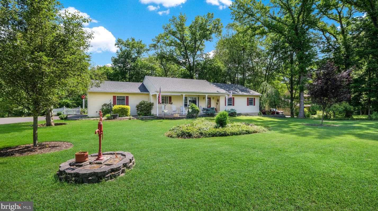 932 Davis Grove Rd, Horsham, PA 19044