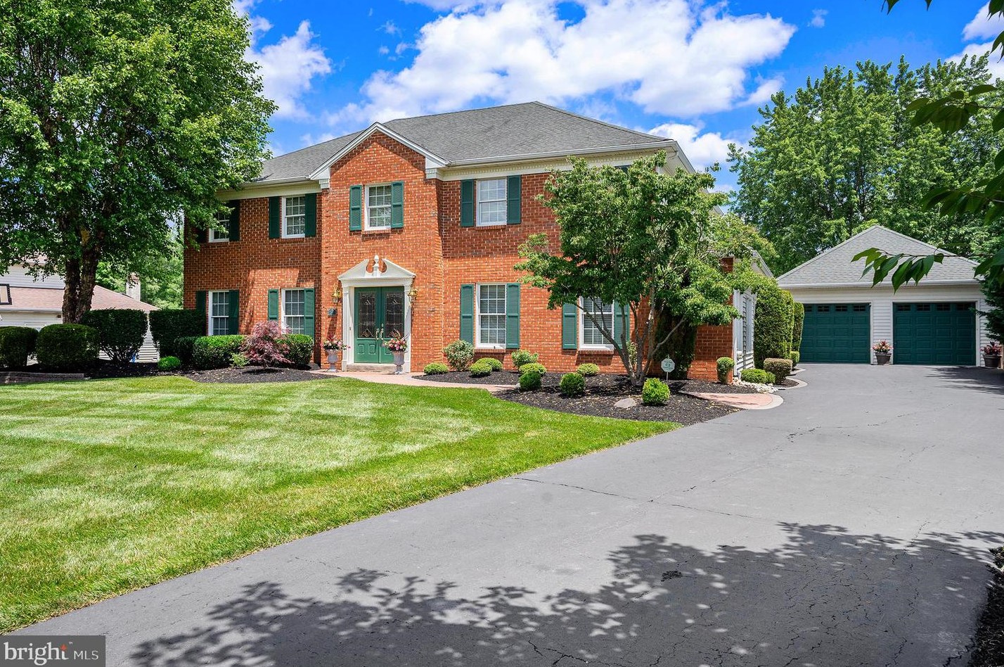 367 Gosling Dr, North Wales, PA 19454
