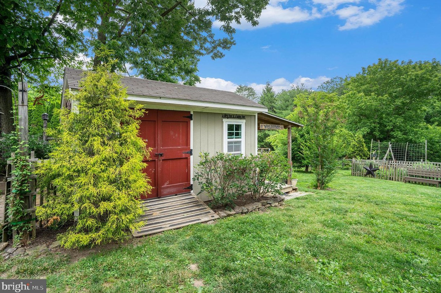 700 Sunnyside Ave, Norristown PA  19403-1821 exterior