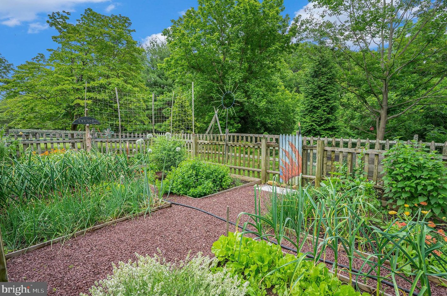 700 Sunnyside Ave, Norristown PA  19403-1821 exterior