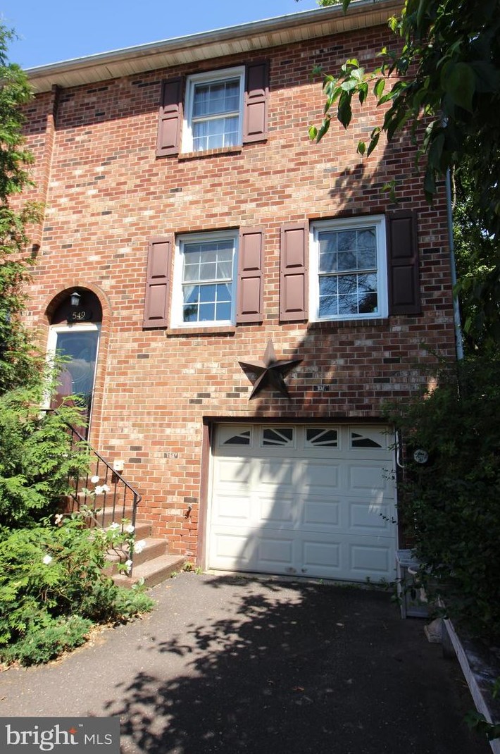 549 Valley Ln, Souderton, PA 18964