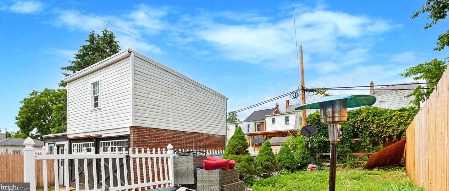 47 Beech St, Pottstown PA 19464-5402 exterior