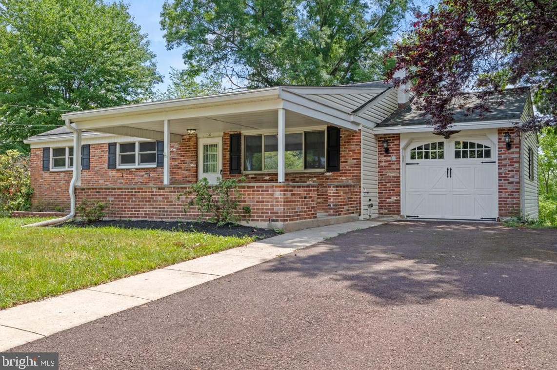 30 Skyline Dr, Norristown, PA 19403