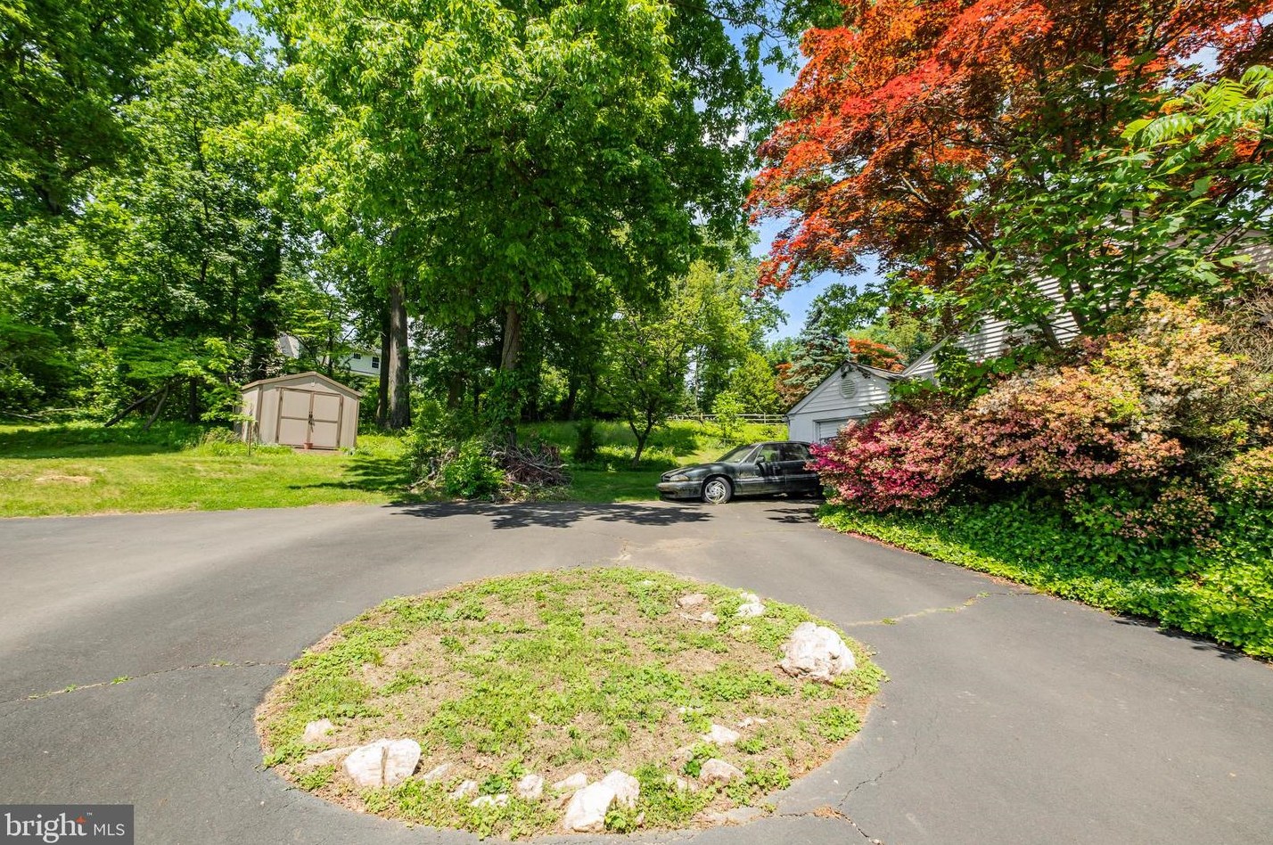 932 Twining Rd, Dresher PA  19025-1919 exterior