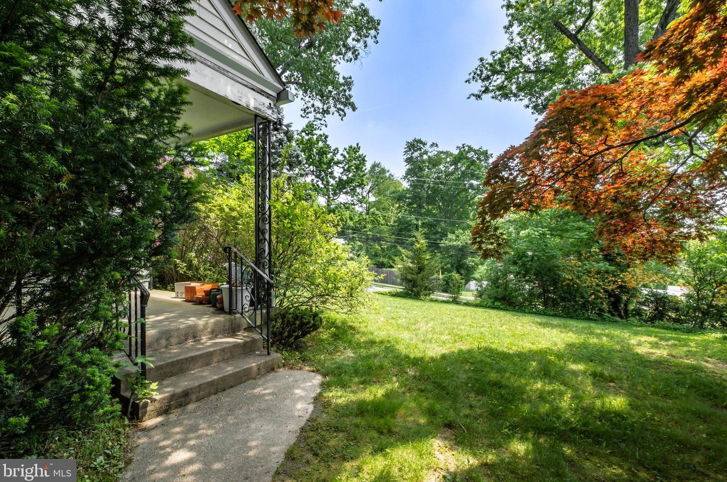 932 Twining Rd, Dresher PA  19025-1919 exterior