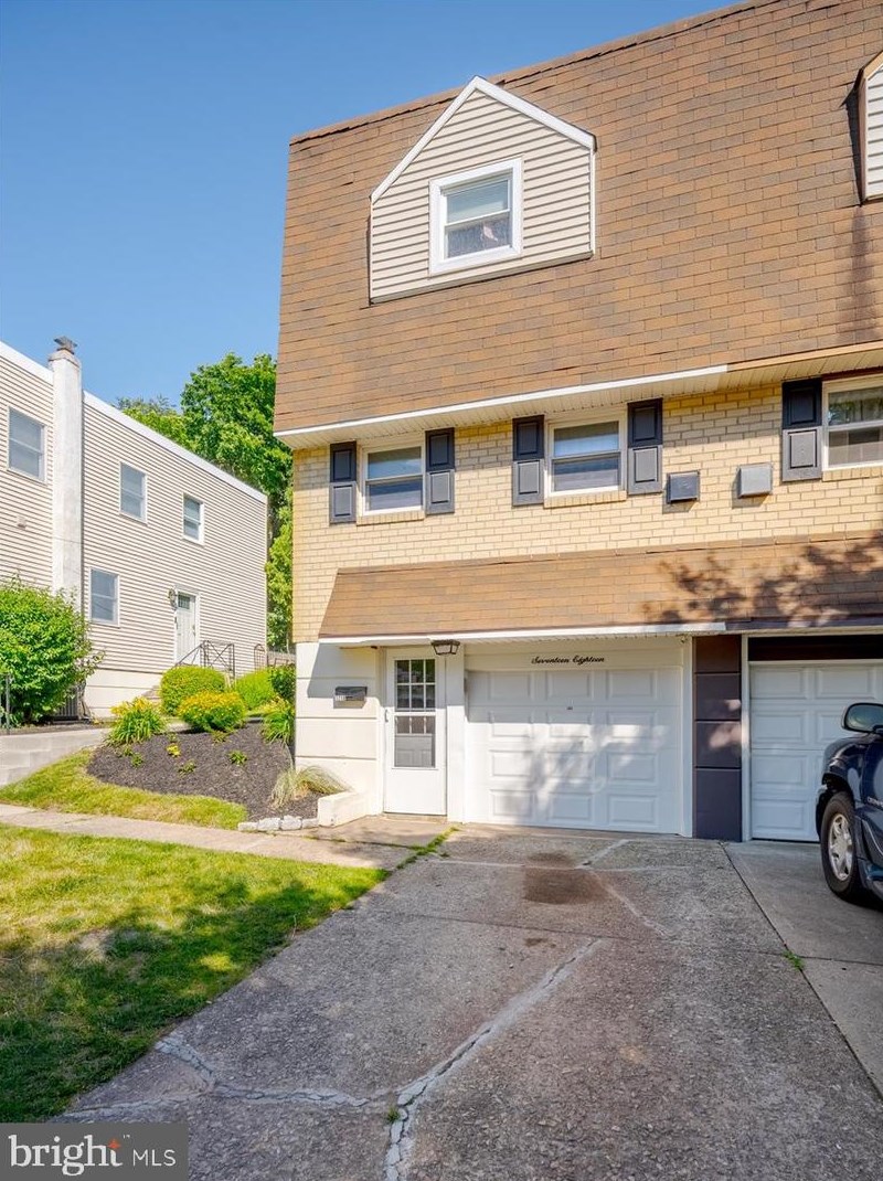 1718 N Hills Dr, Norristown, PA 19401