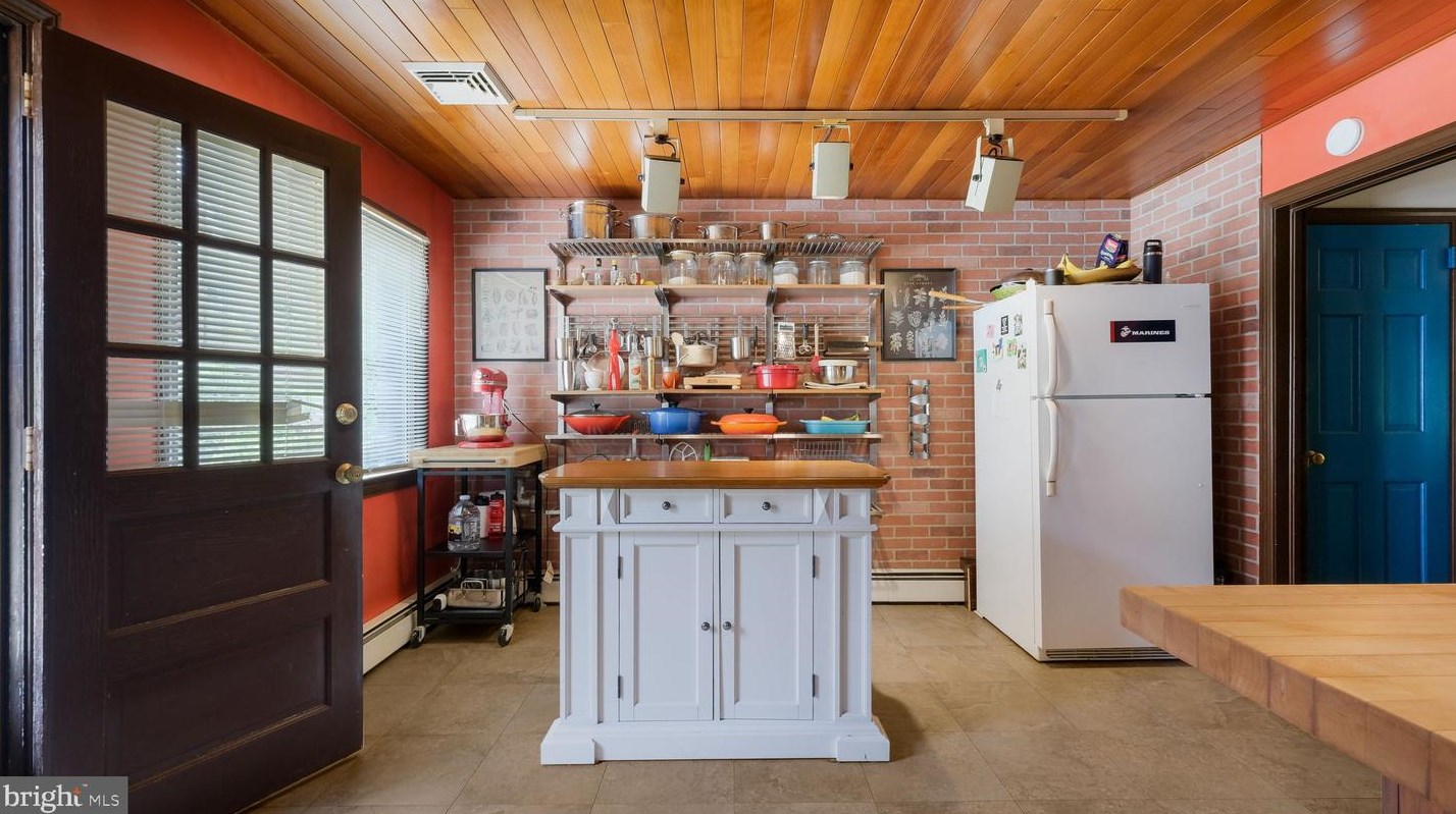 941 Tennis Ave, Prospectville PA  19002-2312 exterior