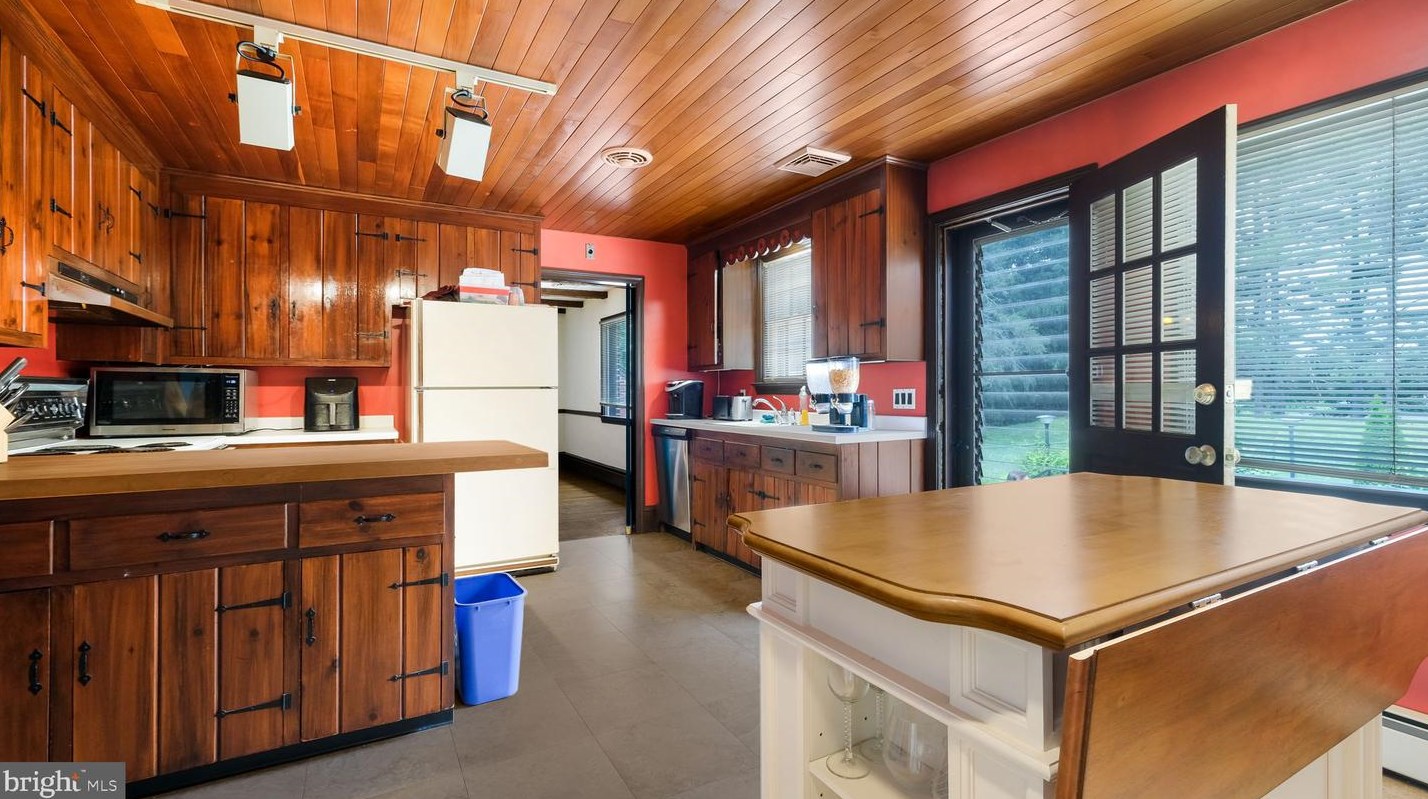 941 Tennis Ave, Prospectville PA  19002-2312 exterior