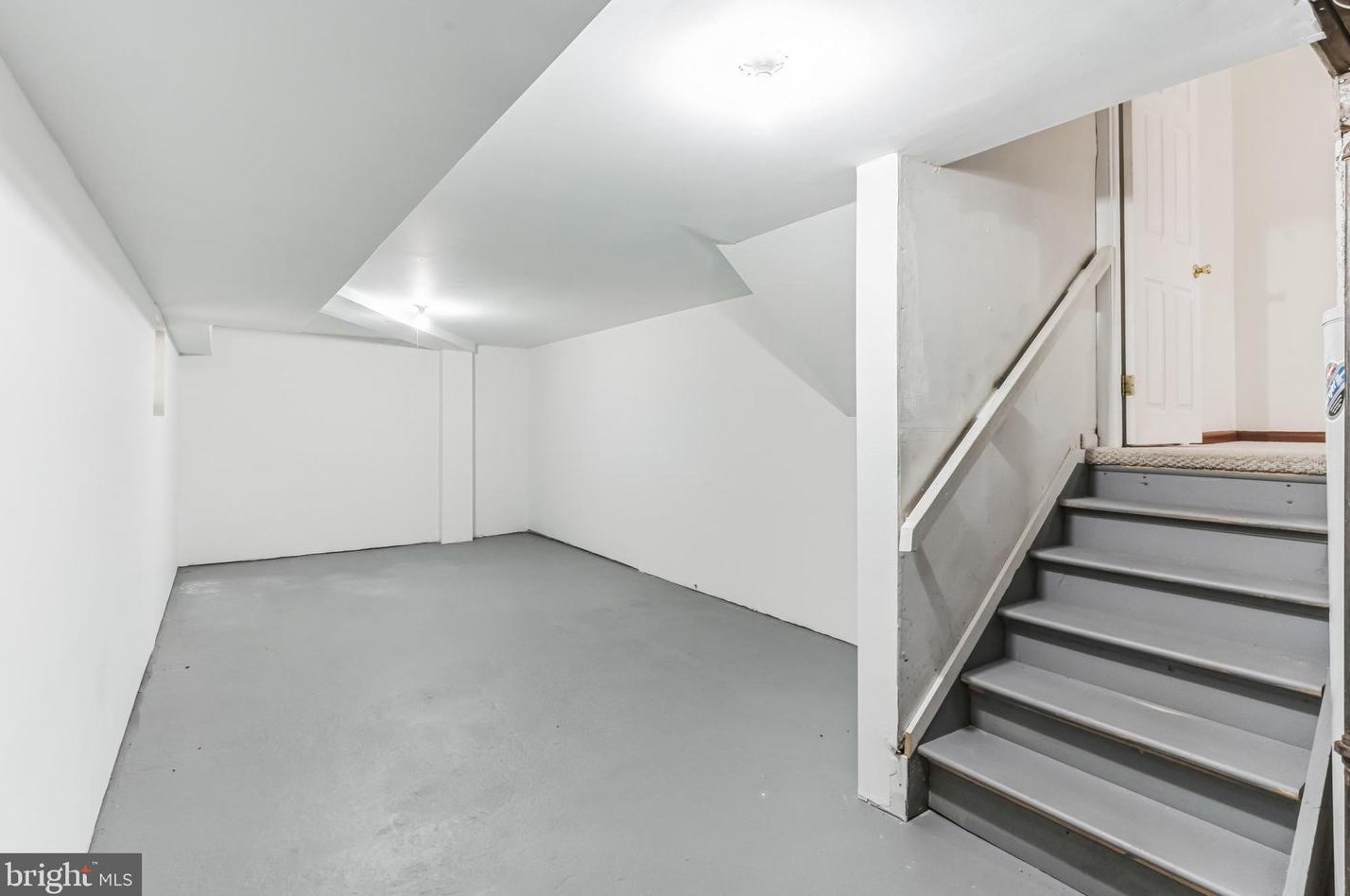 477 Old Fort Rd, Norristown PA  19406-2315 exterior