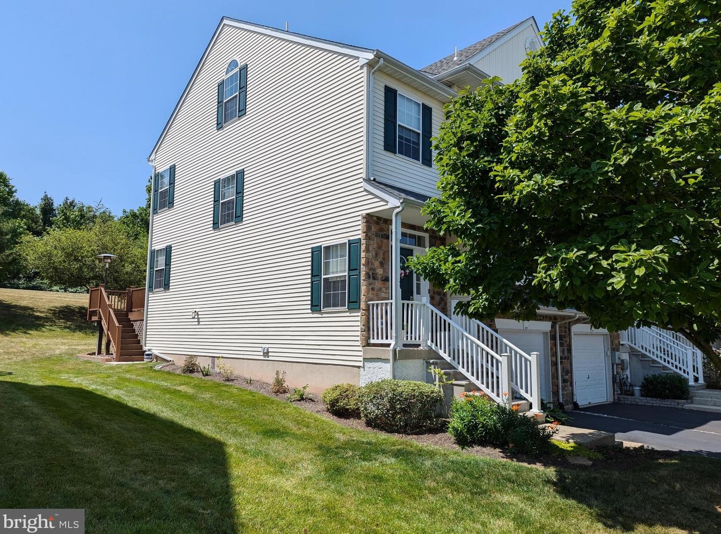 423 Lynrose Ct, Norristown, PA 19406