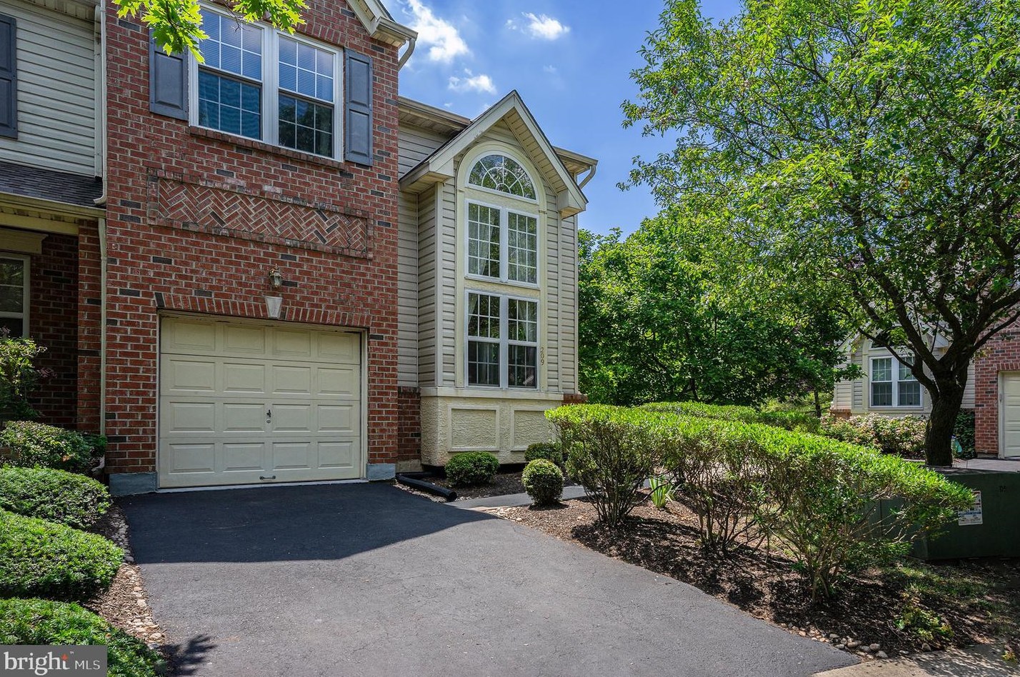 209 Wyncote Ct, Lansdale, PA 19446