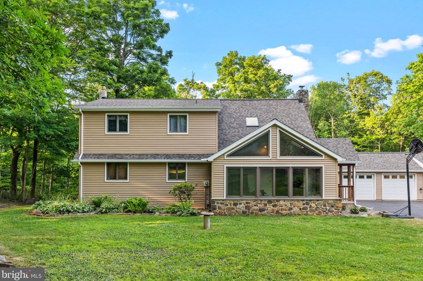 1991 Hill Rd, Perkiomenville, PA 18074