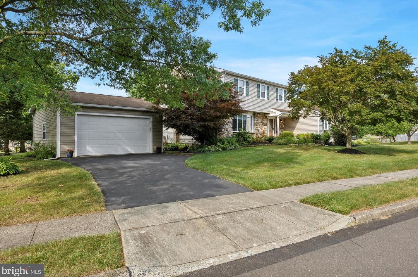 1502 Canterbury Dr, Lansdale, PA 19446