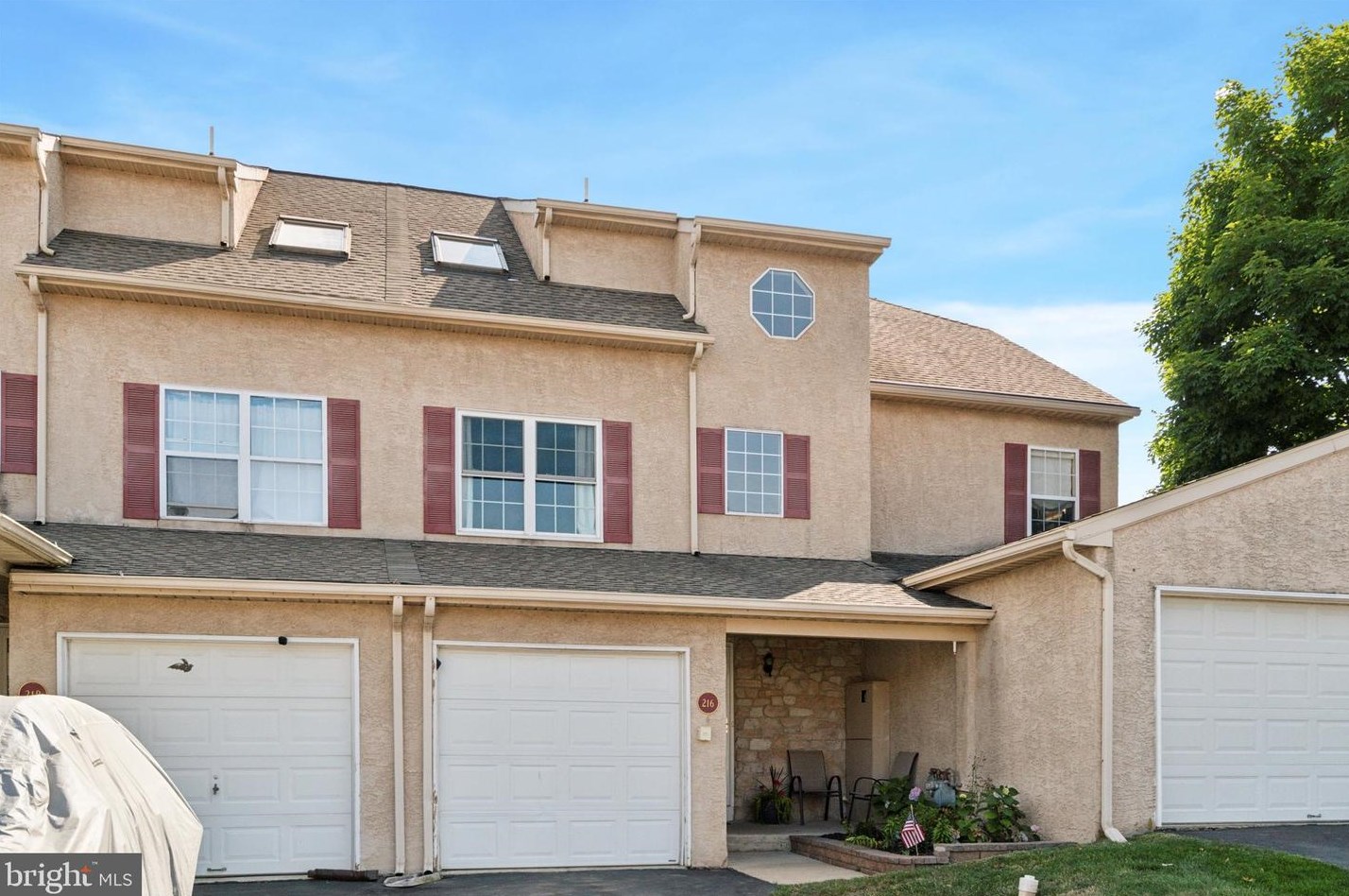 216 Parkview Dr, Souderton, PA 18964-1765