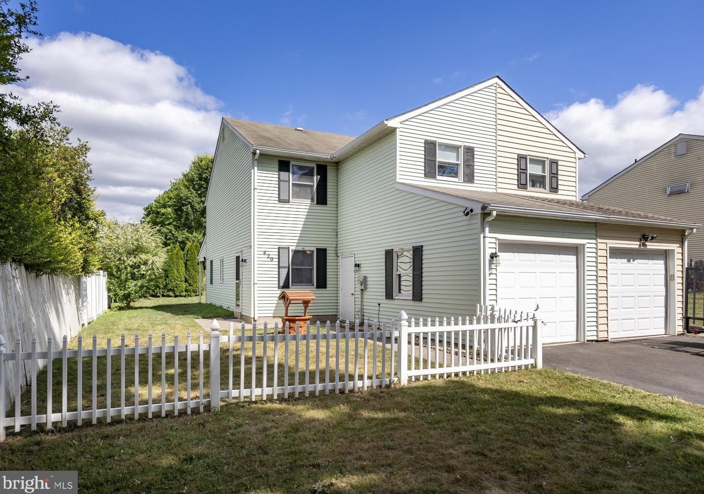 420 Indian Crest Dr, Harleysville, PA 19438-1738
