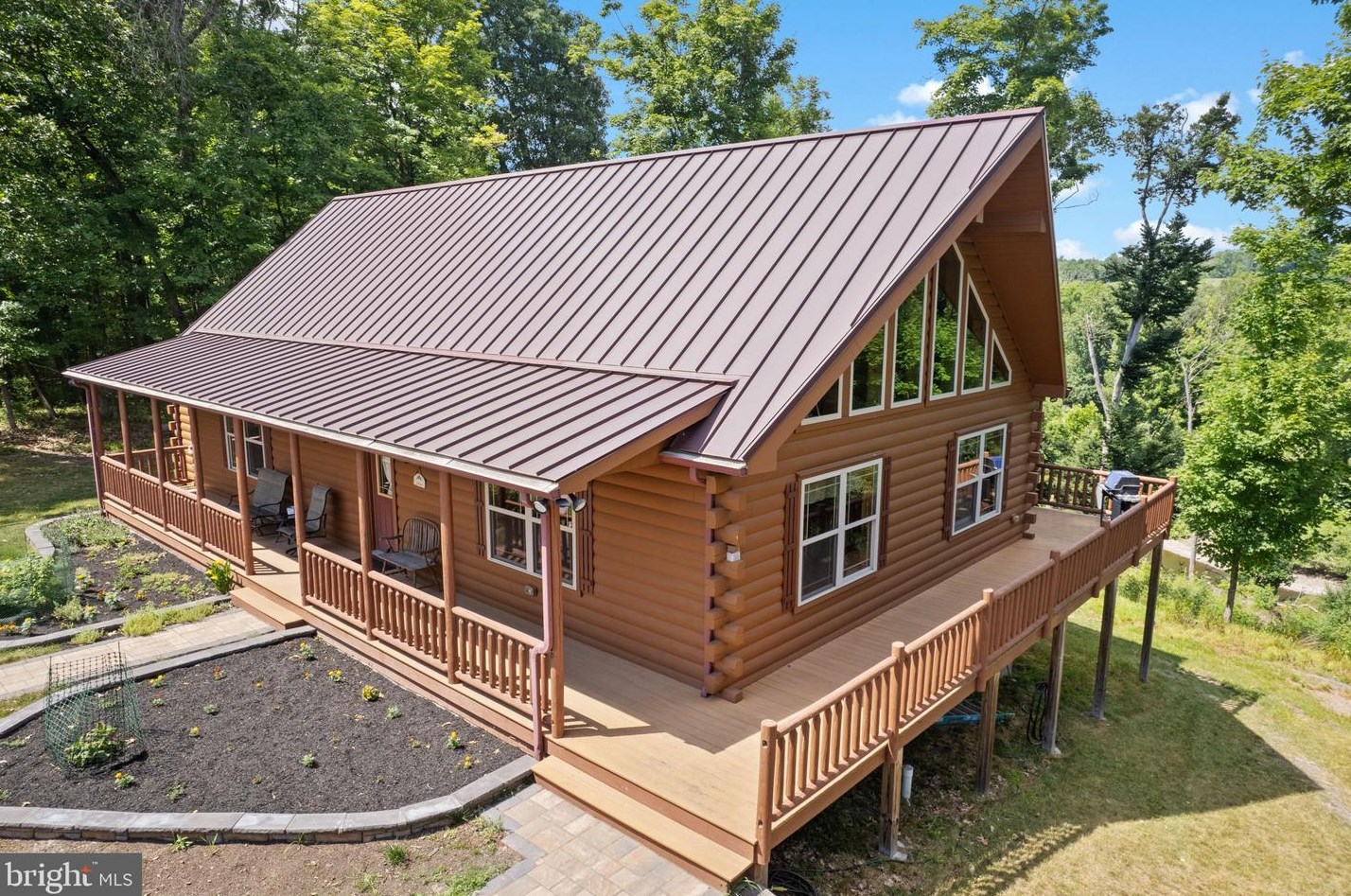101 Colonial Dr, Perkiomenville, PA 18074
