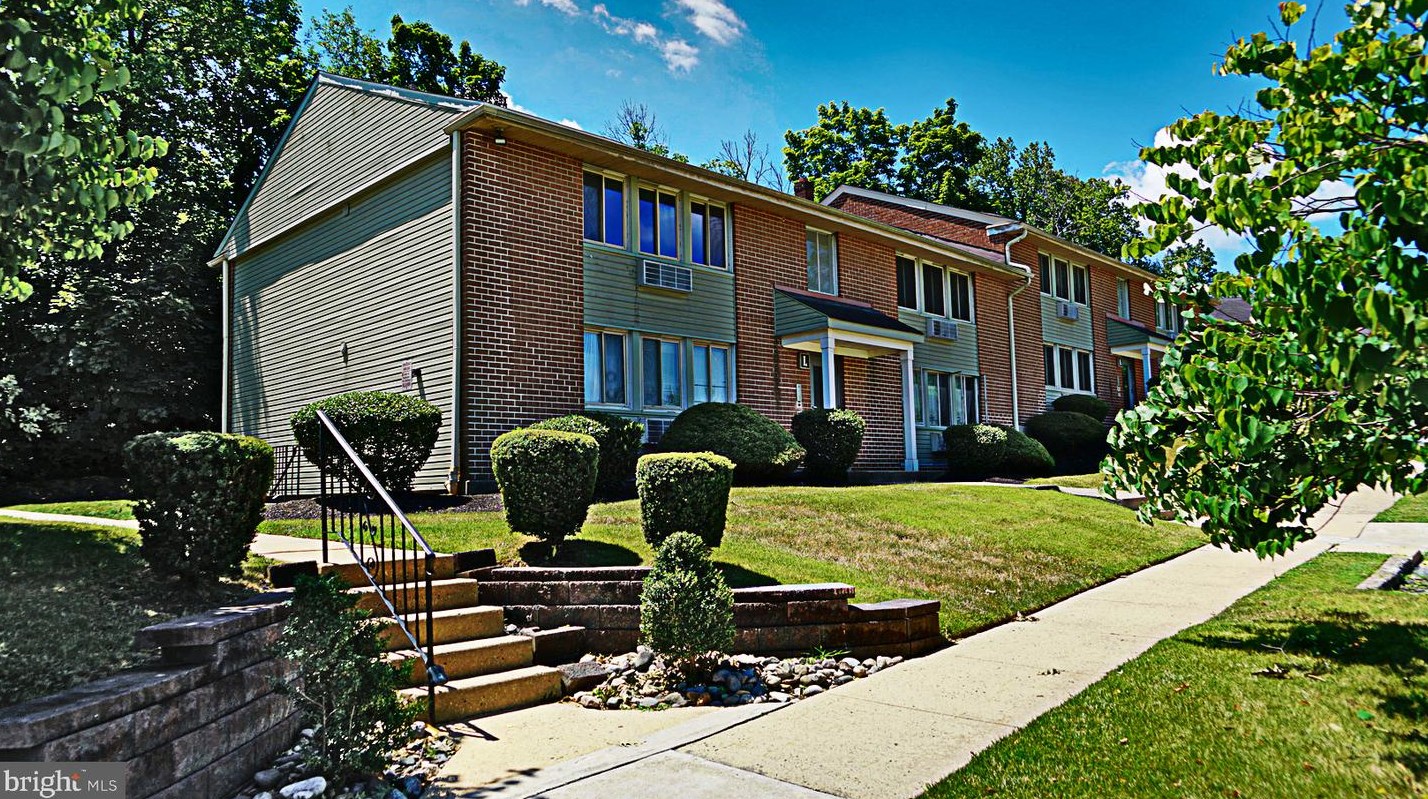 250 Tanglewood Ln #l4, Norristown, PA 19406