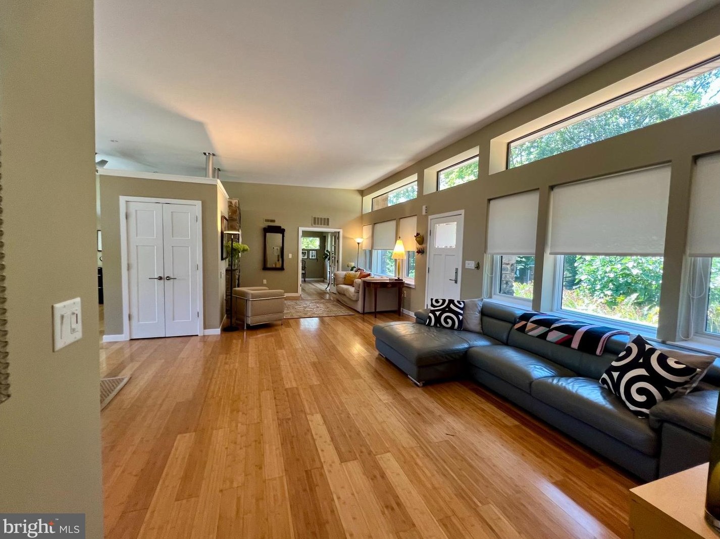 29 Rolling Rd, Penn Wynne, PA 19096
