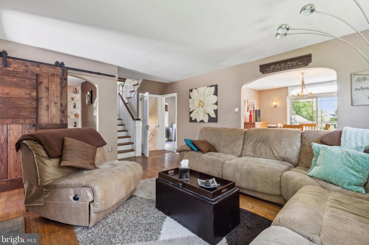 469 Roslyn Ave, Ardsley, PA 19038