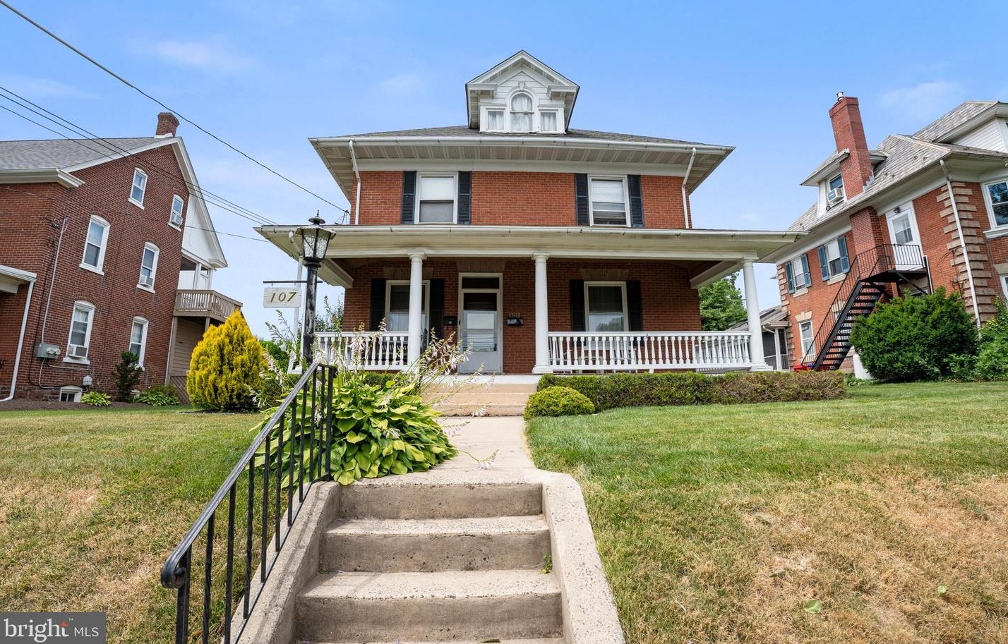107 Broad St, Souderton, PA 18964-1210