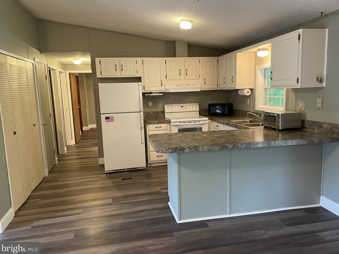 928 Lakeview Dr, Green Lane, PA 18054