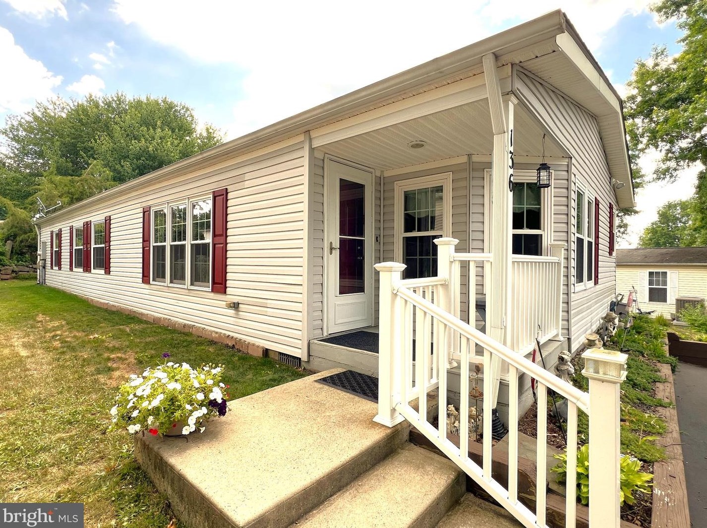 136 Deerfield Dr, Souderton, PA 18964