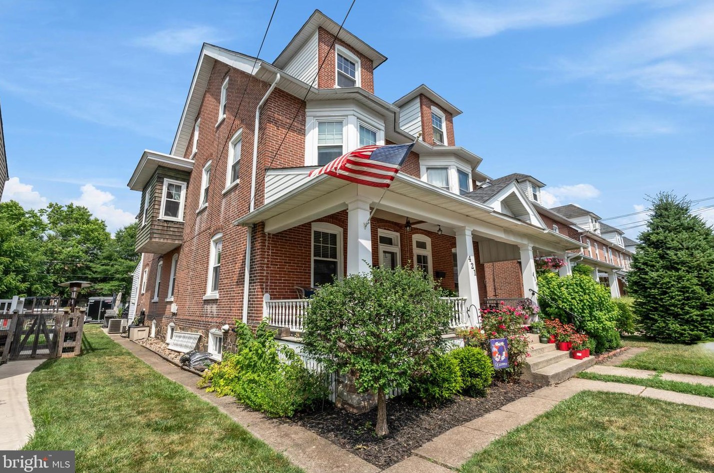 421 York Ave, Lansdale, PA 19446