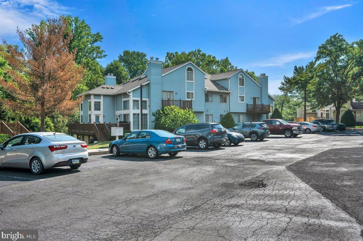 453 Brown Briar Cir, Horsham, PA 19044