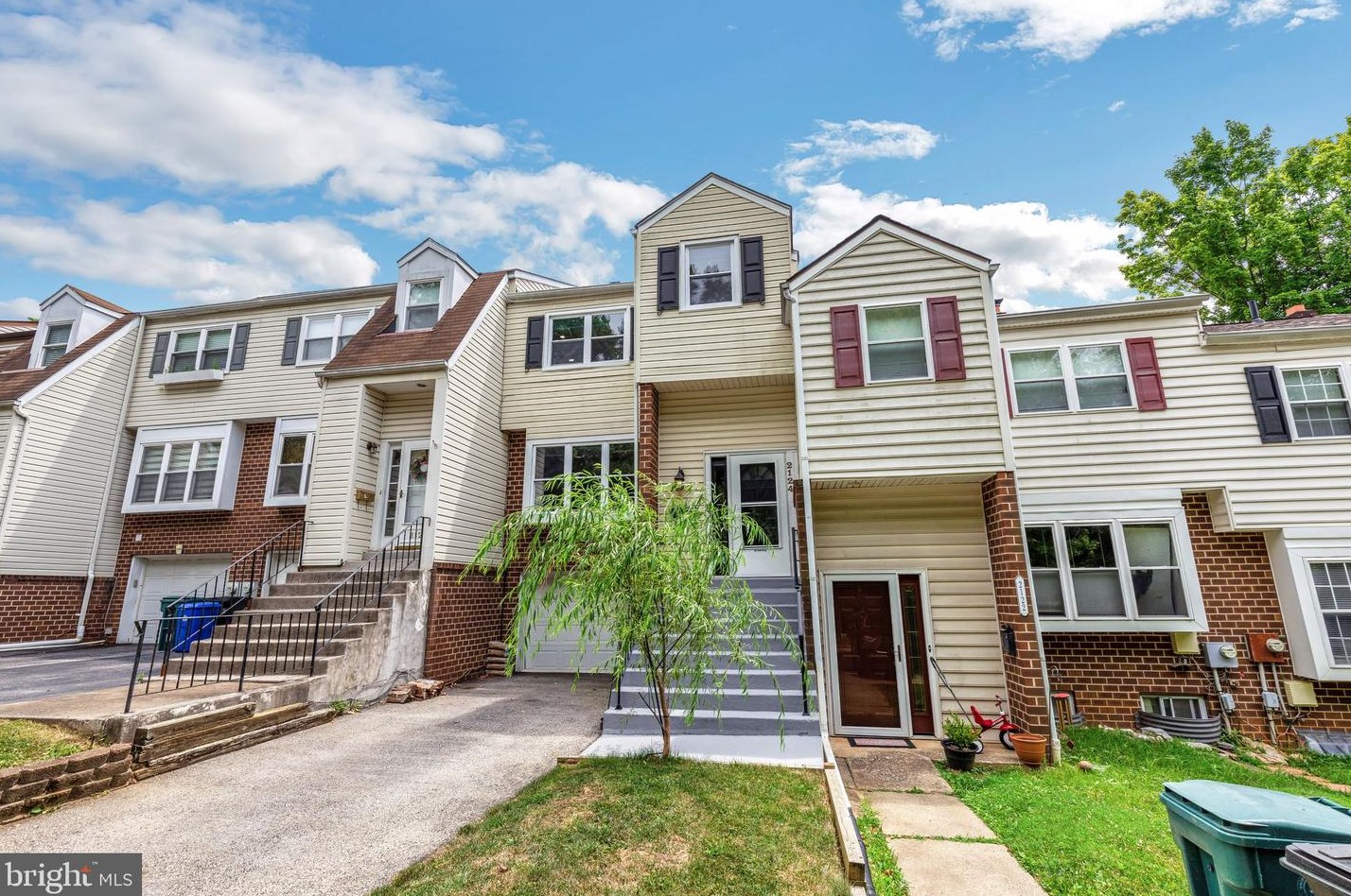 2124 Ash Ln, Miquon, PA 19444