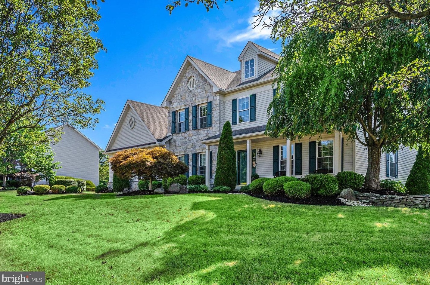 134 Raven Hollow Dr, North Wales, PA 19454