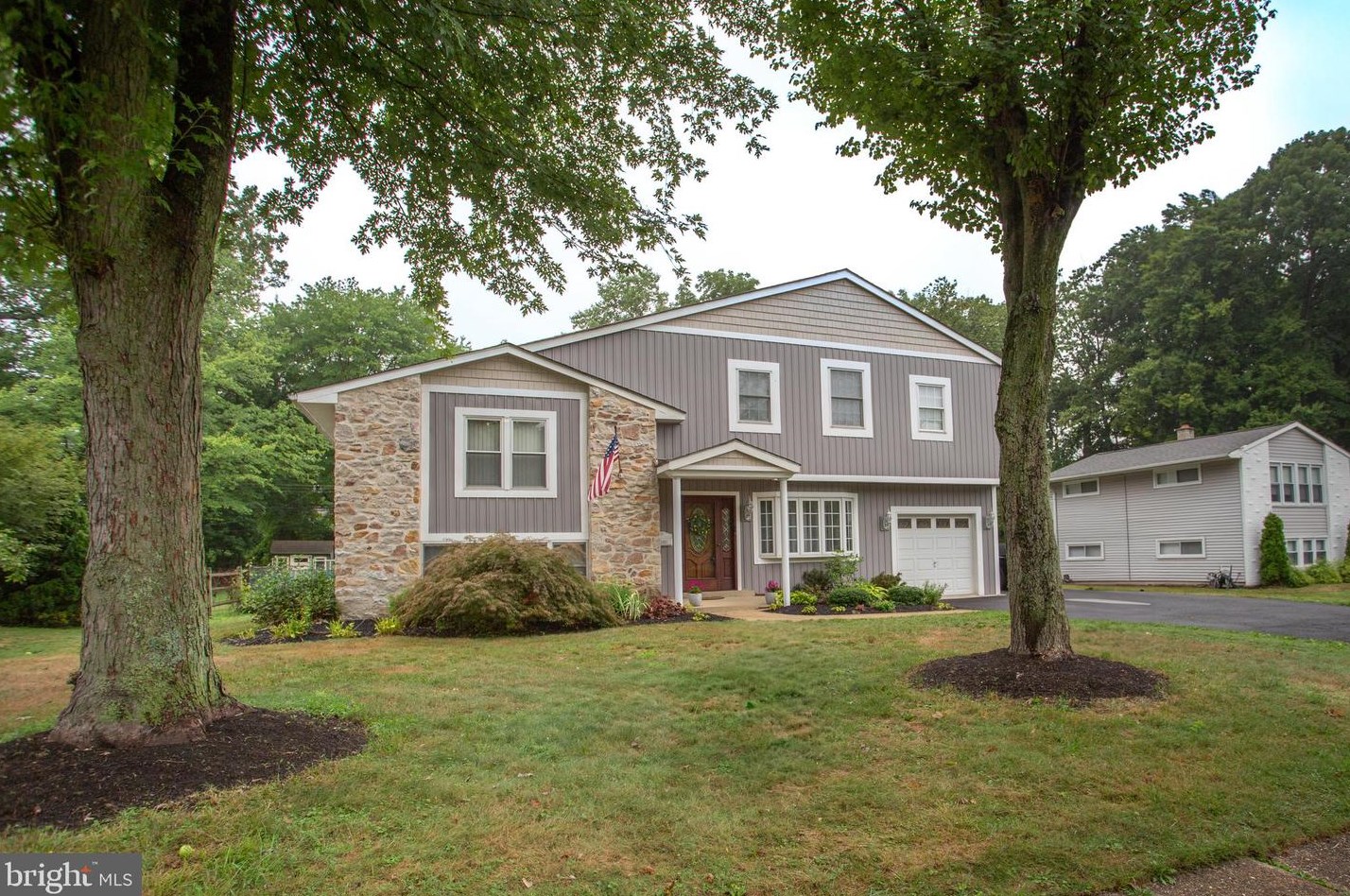 3460 Whitehall Dr, Willow Grove, PA 19090