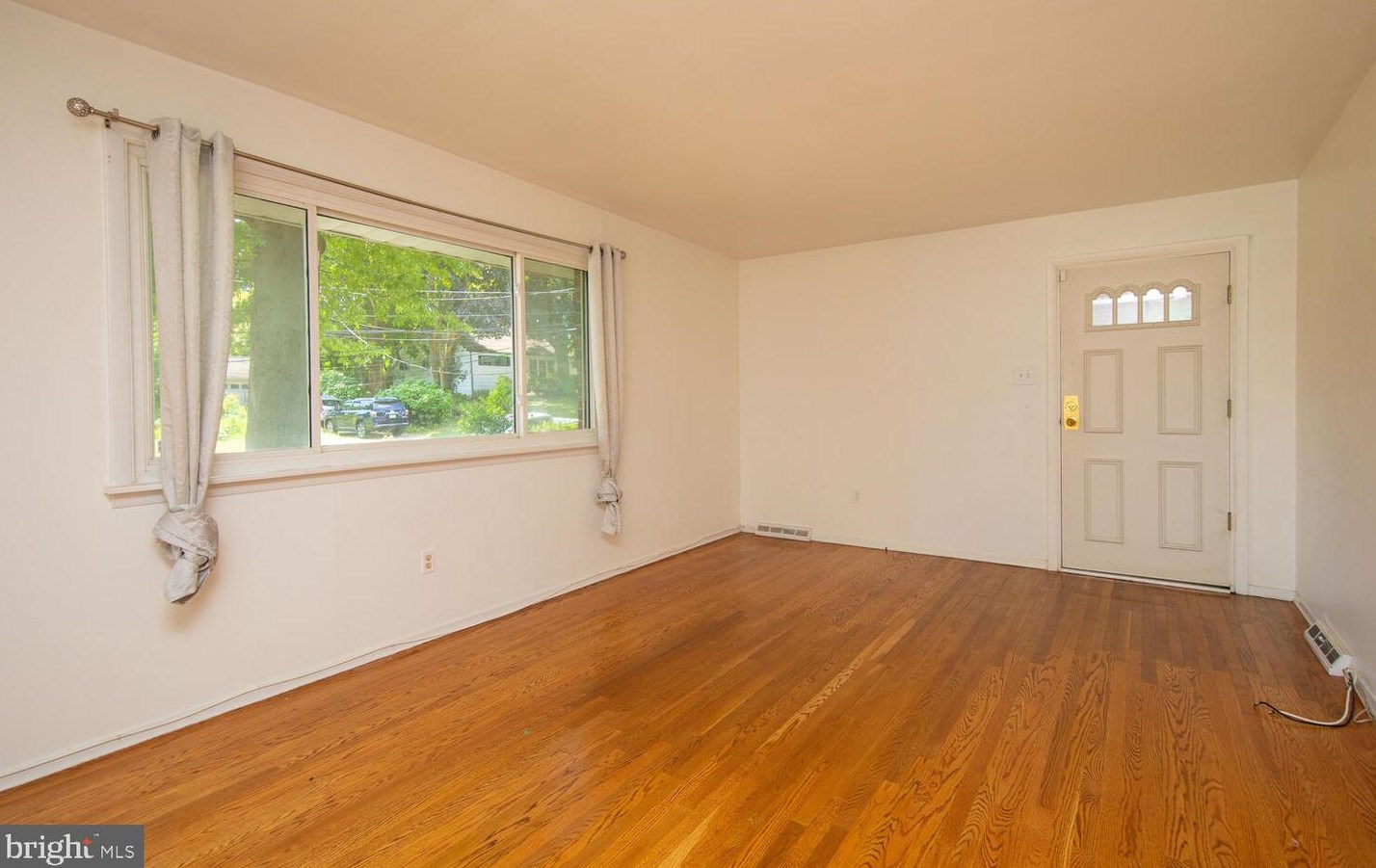 915 E Southampton Ave, Ardsley, PA 19038