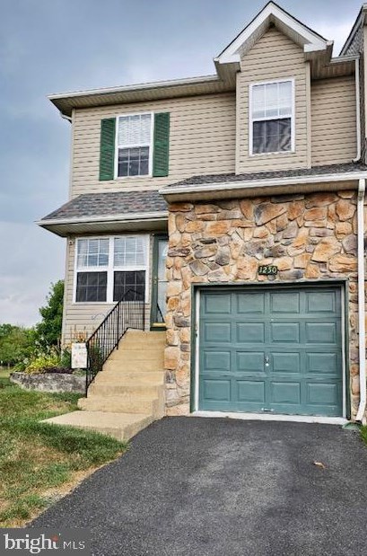 1250 Pin Oak Dr, Perkiomenville, PA 18074