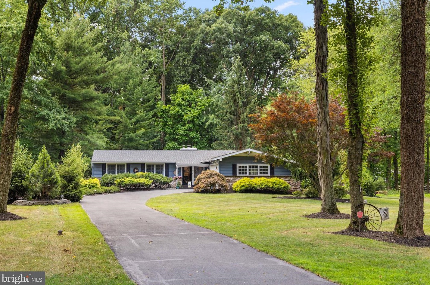 20 Morningside Dr, Lansdale, PA 19446