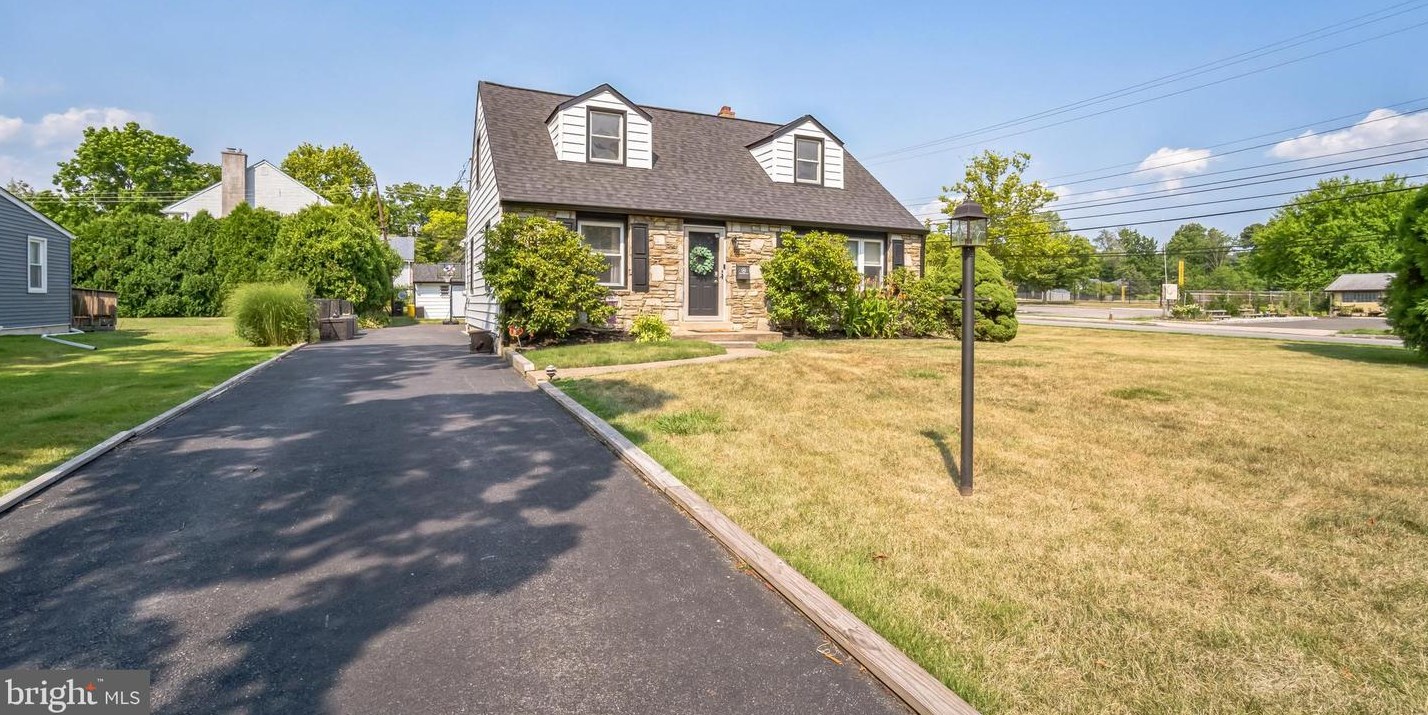 1201 Malinda Rd, Oreland, PA 19075