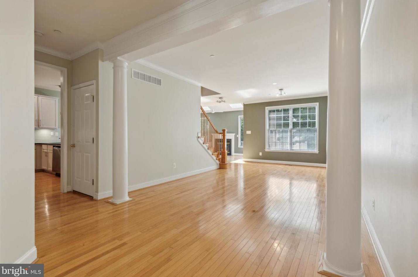 828 Creekview Dr, Blue Bell, PA 19422