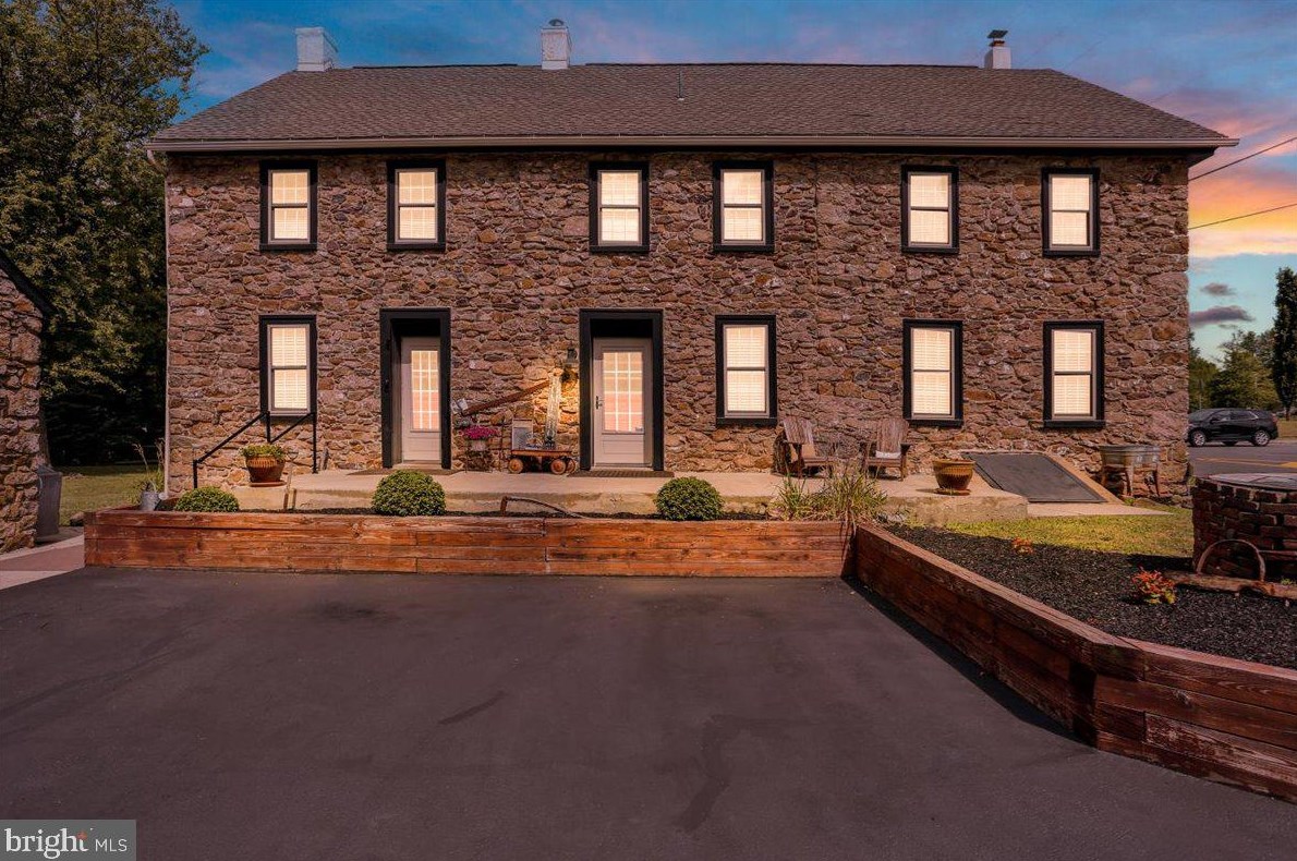 1050 Grosser Rd, Gilbertsville, PA 19525