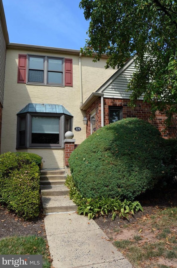 229 Stone Ridge Dr, Norristown, PA 19403