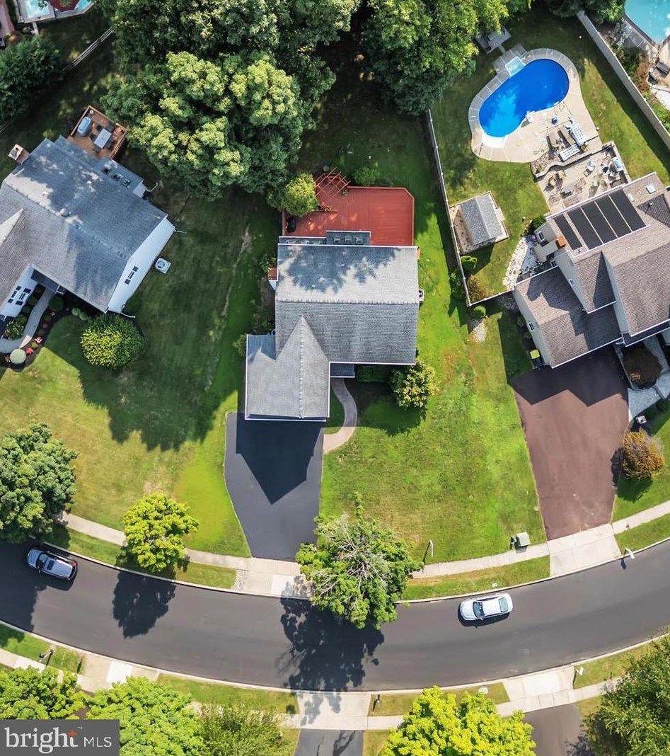 106 Runnymede Dr, Lansdale, PA 19446