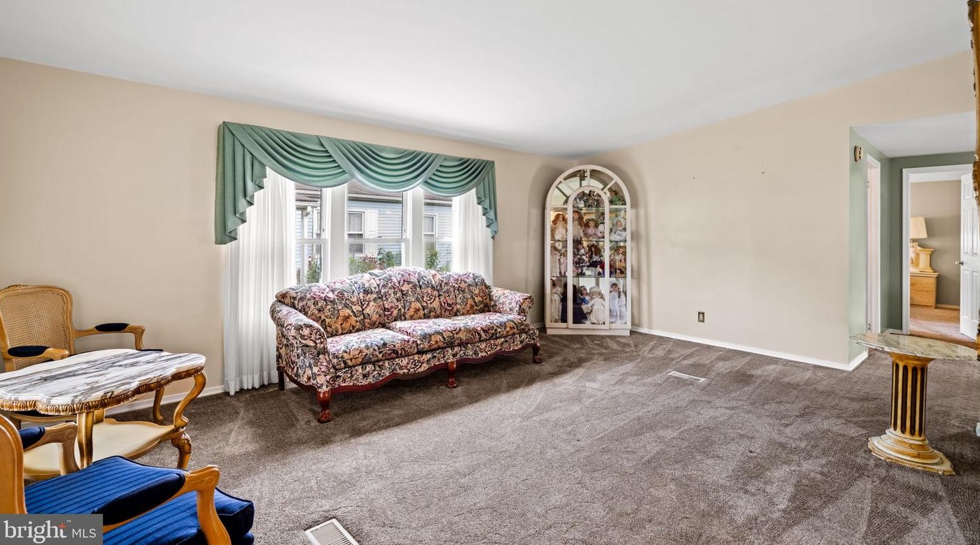 703 Linden Pl, North Wales, PA 19454